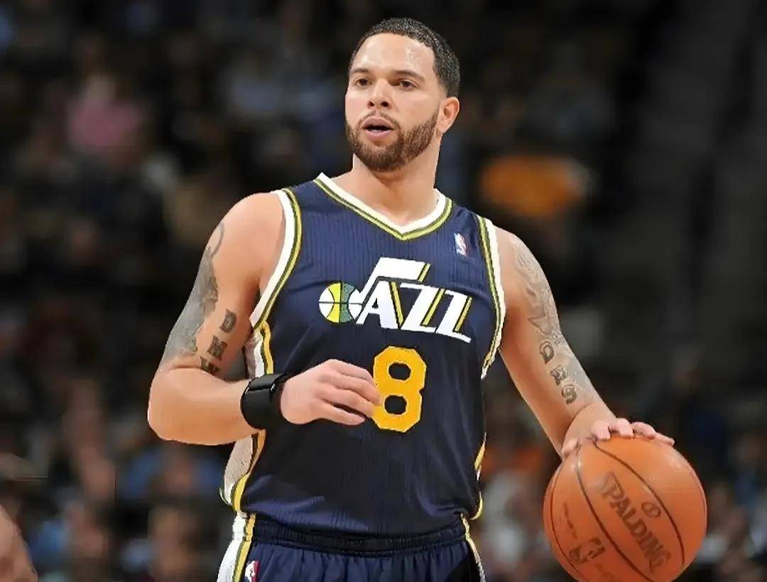 1xbet体育注册-全明星控卫在比赛中送出绝杀一击