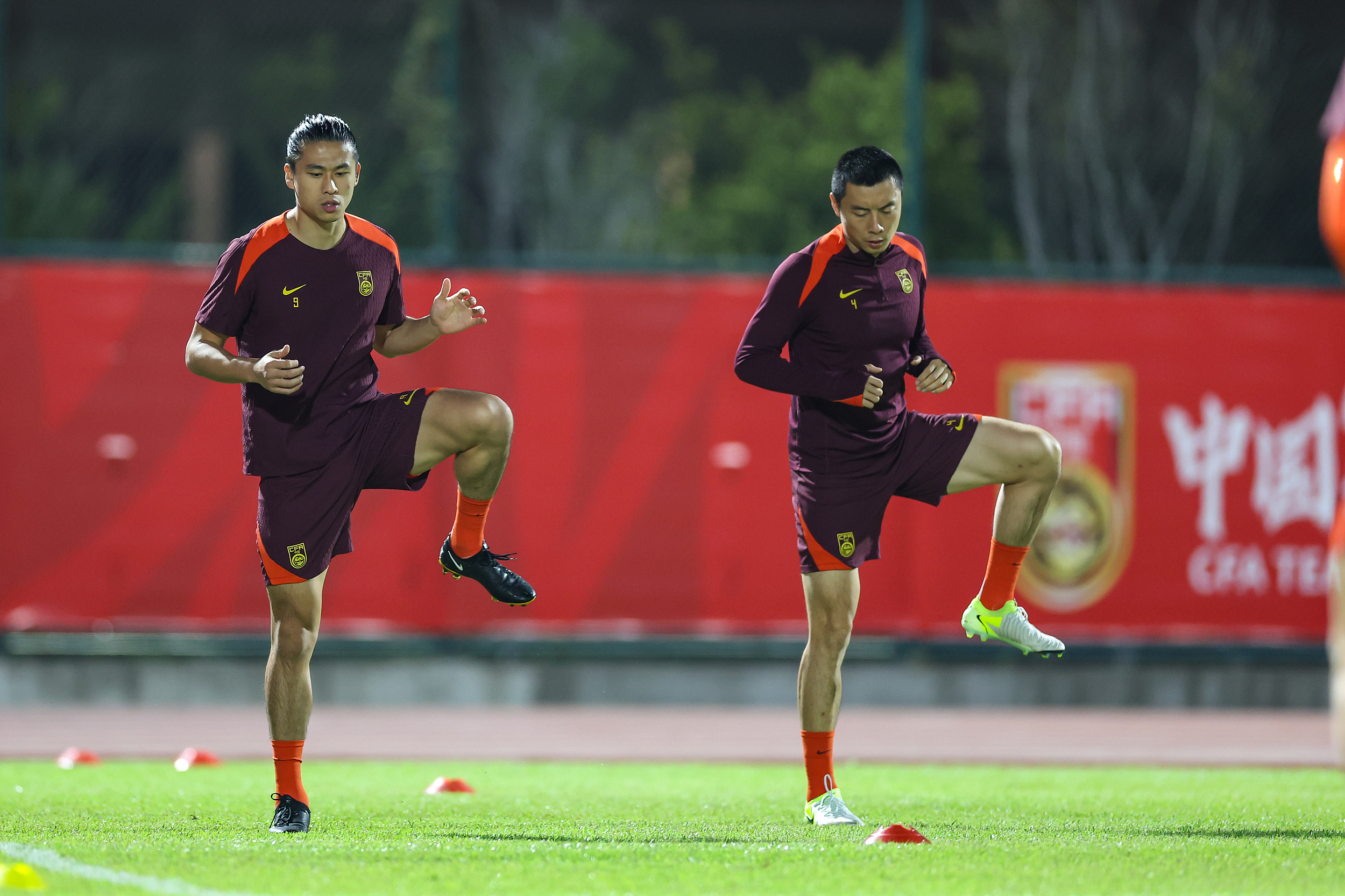 1xbet体育登录-顶级赛事加紧备战，球员们斗志昂扬的简单介绍