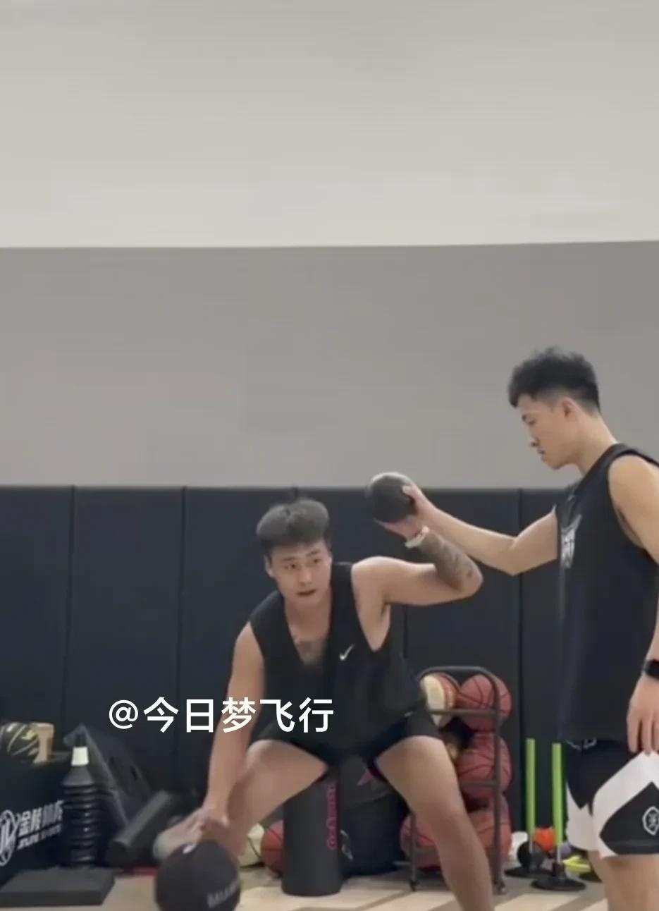 1xbet体育登录-顶级赛事加紧备战,球员们斗志昂扬的简单介绍