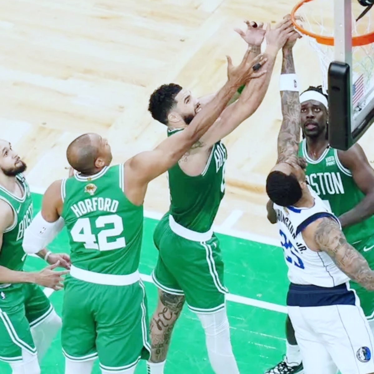 1xbet体育亚洲官网-关于凯尔特人胜雄鹿，杰伦-布朗砍下分压哨三分绝杀的信息