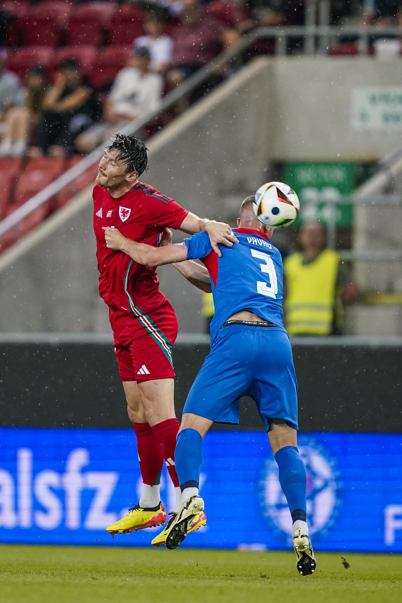 1xbet体育亚洲官网-巴西对阵乌克兰，胜负悬念引人关注