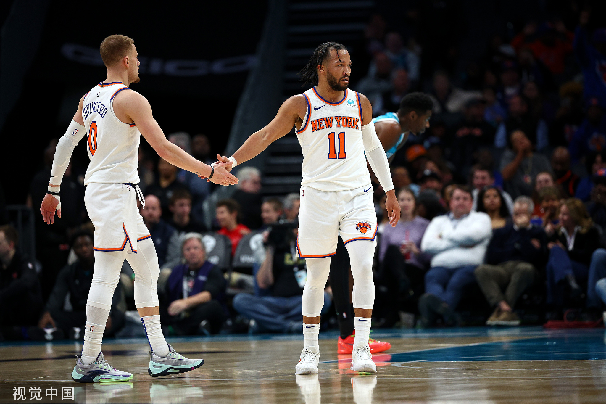 1xbet体育网页版登录入口-黄蜂客场击败马刺，赢得关键一战