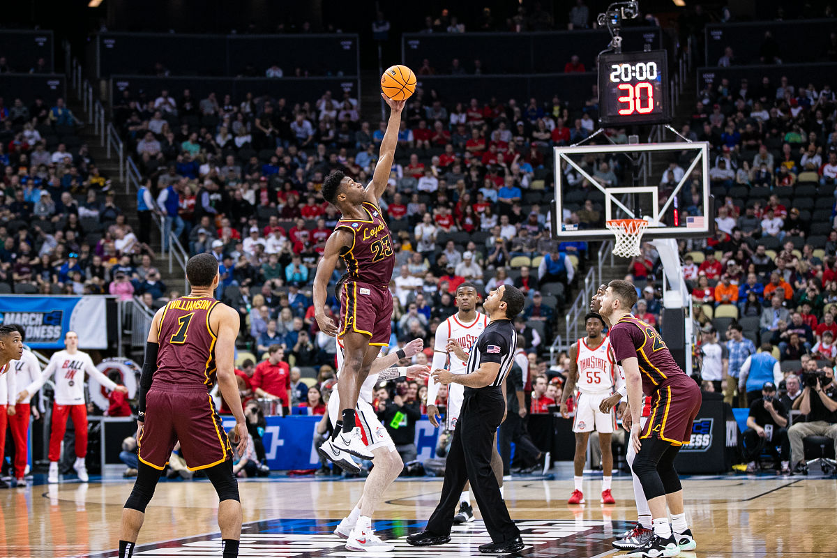 1xbet体育登录-主场气氛火爆！NBA比赛中球迷狂欢