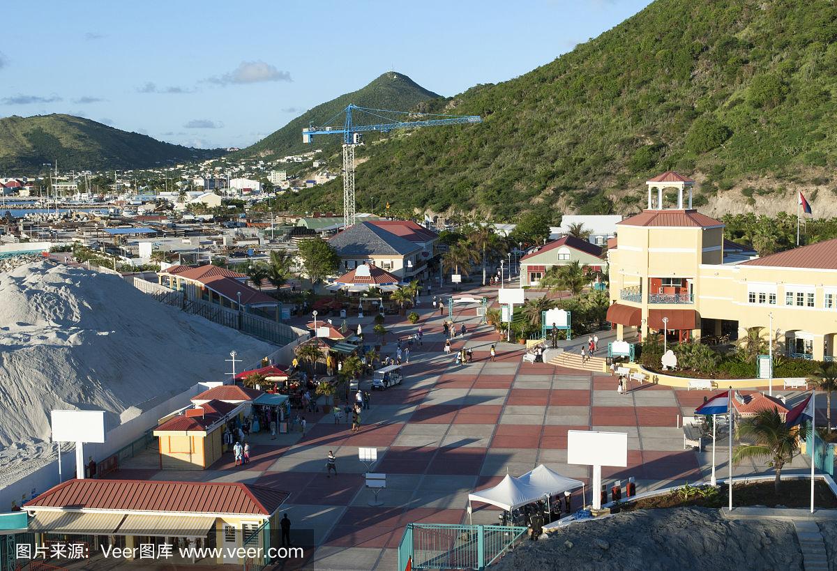 荷属安的列斯队备战比赛,努力争取英雄表现的简单介绍