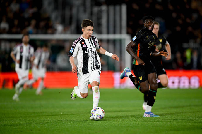 1xbet体育链接-尤文图斯宣布与球员续约成功，振奋球队士气的简单介绍