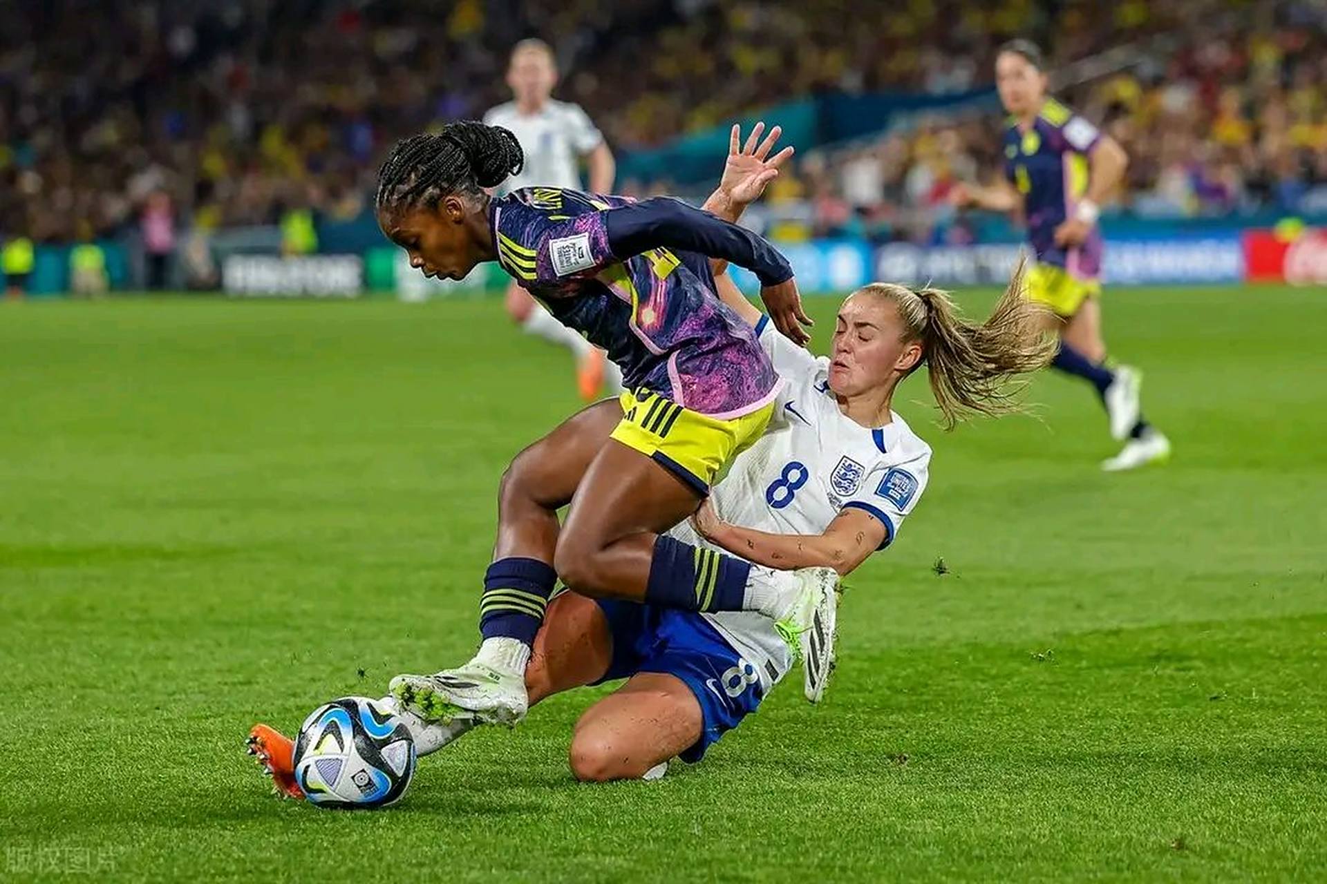 1xbet体育馆-哥伦比亚女足队员在比赛中展现出众实力